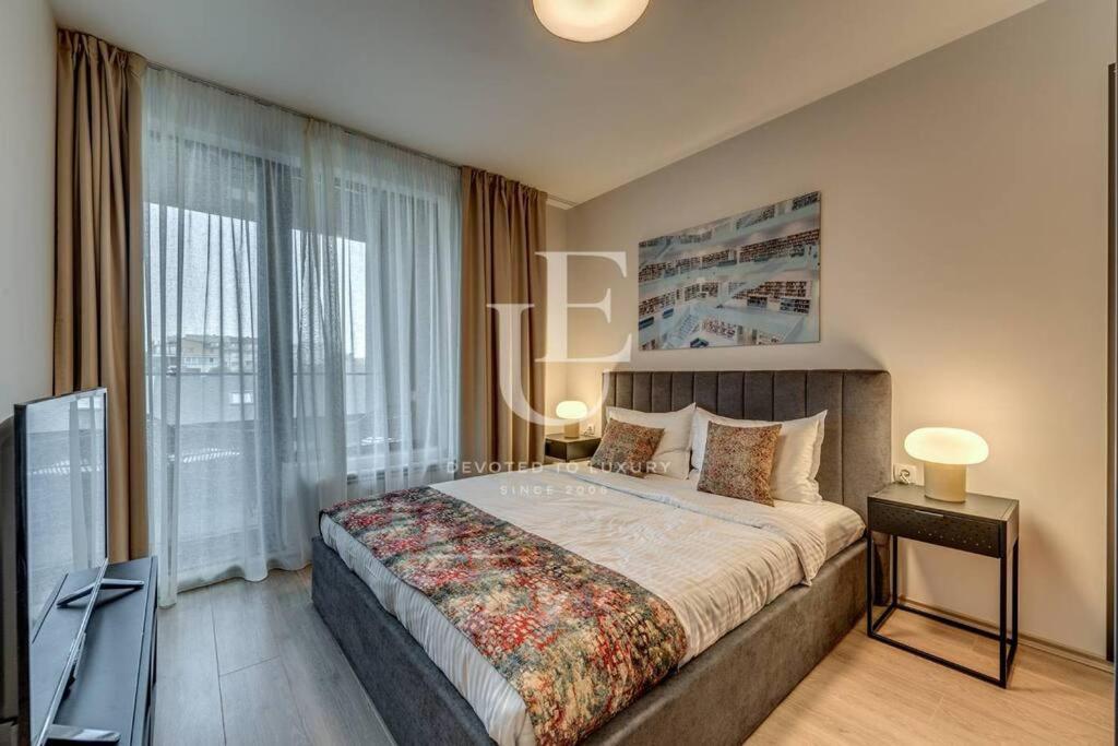 New York: A Spacious Modern Apartment With Parking صوفيا المظهر الخارجي الصورة